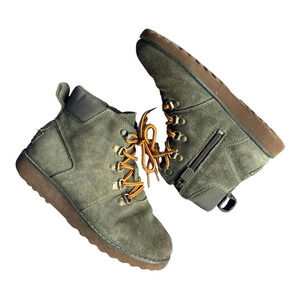 UGG suede boot lace up side zipper army green‎ size 2